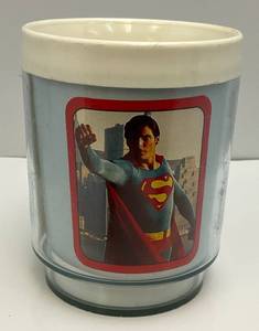 lot 27 image: 1978 SUPERMAN Thermo Mug (VERY COOL)