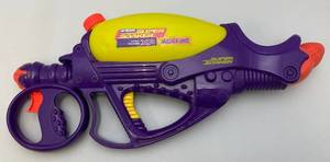 lot 103 image: Vintage Super Soaker Xtra Power XP Backfire