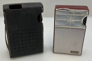 lot 154 image: Vintage Oritone Transistor Radio With Carrying Case (Works)