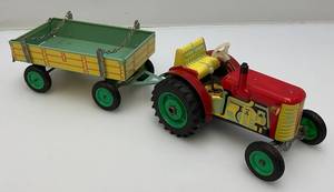 lot 170 image: Vintage KDN Kovodruzstvo Nachod Czech Wind Up 3 Speed Tin Litho Tractor With Trailor (Works) With Schilling Key