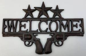 lot 204 image: Cast Iron Welcome Pistol Wall Hanging
