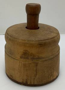 lot 207 image: Antique Large Wooden Butter Mold & Stamp Press 4 58 x 3 34