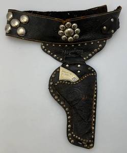 lot 224 image: Vintage Hopalong Cassidy Leather Kids Holster With Cap Gun
