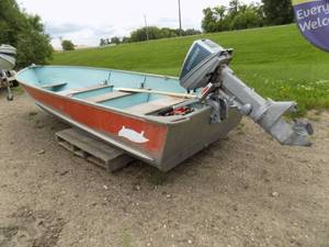 lot 6 image: 1979 Lund Boat