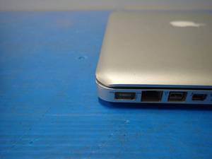 Apple&nbsp;MacBookPro 9,2 A1278 //&nbsp;INTEL CORE I5-3210M 2.5 Ghz // 4GB DDR3 RAM // 500GB HD // 13.3" screen with 1280 x 800 Resolution // Includes IOS and power cable
