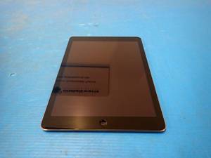 lot 21 image: Apple&nbspiPad Air 1st Gen A1474  16GB of storage  WIFI Only  Includes power cable 