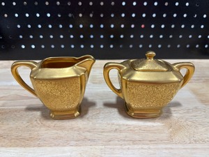 lot 2 image: Vintage Stouffer Sugar and Creamer Set