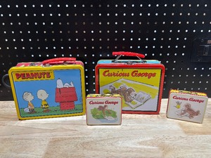 lot 26 image: Collectible Lunch Boxes