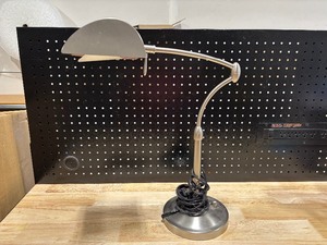 lot 30 image: Desk Lamp