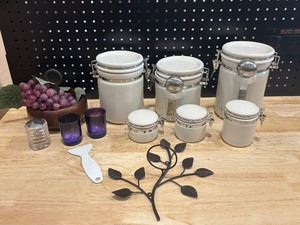 lot 36 image: Home Decor and Small Housewares