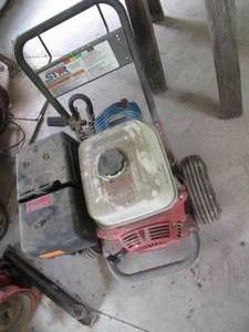 lot 26 image: North Star 13hp gas powered pressur...