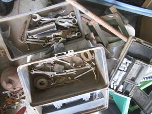 lot 83 image: Vintage scissor jack plus Plano too...