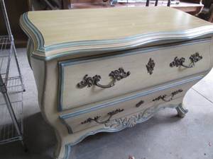 lot 202 image: Vintage hardwood 2-drawer dresser w...