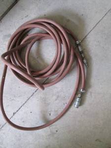 lot 209 image: Heavy duty 38in air hose with fitt...