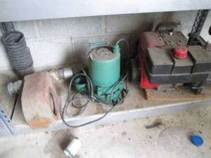 lot 228 image: Sump pump, misc housing and incompl...