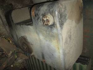 lot 273 image: Large vintage fuel tank...