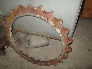 lot 283 image: Large metal gear sprocket...