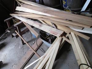 lot 281 image: Bundle of assorted size wood pieces...
