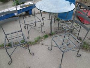 lot 292 image: Vintage metal outdoor glass top Bis...