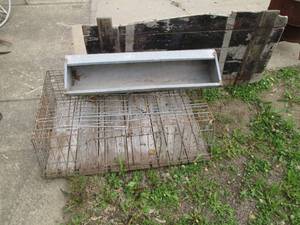 lot 306 image: Vintage metal feeder trough, wire f...