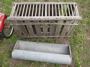 lot 307 image: Vintage wood live trap and metal fe...
