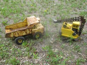 lot 109 image: Vintage metal Tonka Dump truck and ...