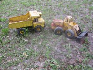 lot 119 image: Vintage metal Tonka Dump truck and ...