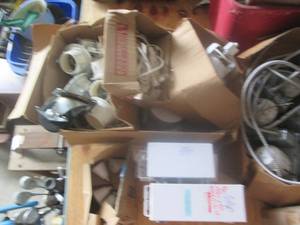 lot 136 image: Lot of assorted lighting, garage items, and more