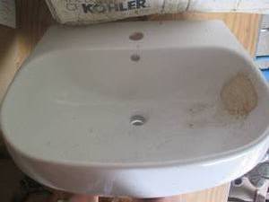 lot 141 image: New Kohler sink