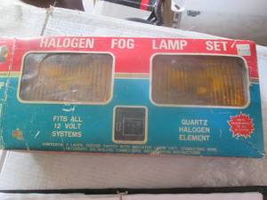 lot 144 image: New Vintage halogen automotive car light set