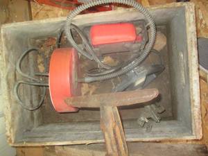 lot 145 image: Stock tank heater and other automotive supplies