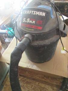 lot 160 image: Craftsman 16-gallon shop vac...