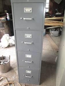 lot 183 image: Standard size 4-drawer metal file c...