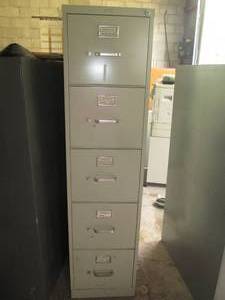 lot 184 image: Standard size 5-drawer metal file c...