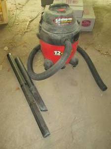 lot 4 image: 12-gallon wetdry shop vac with hos...