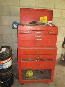 lot 7 image: Metal 2pc Rolling tool chest with c...