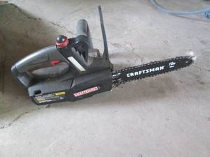 lot 15 image: Craftsman 10in battery operated cha...