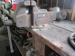 lot 259 image: Vintage Craftsman bench vise...