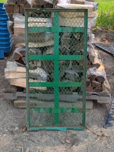 lot 40 image: 48 x 24 Heavy Duty Wagon Base