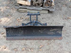 lot 7 image: Moose Plow with Bracket - Needs New Weld