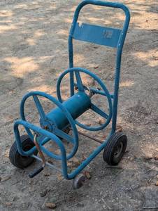 lot 1 image: Large Hose Reel Cart - Missing 1 Wheel