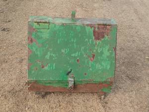 lot 81 image: Large Green Tool Chest - Farm Implement