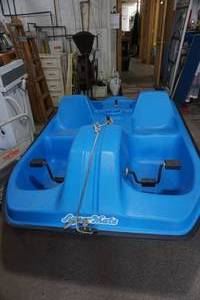 lot 1 image: Aqua-Mate Paddle Boat