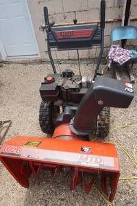 lot 6 image: Yard Machine 26 Snow Thrower