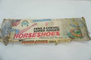 lot 35 image: Horseshoe Set