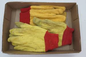 lot 48 image: Work Gloves