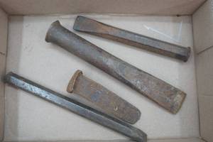 lot 53 image: Chisel Lot