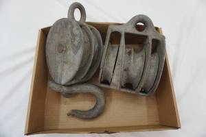 lot 61 image: Heavy Duty Pulley Blocks