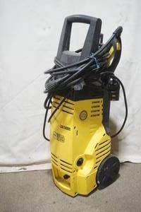 lot 90 image: Karcher Pressure Washer