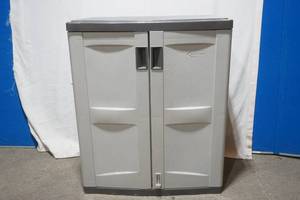 lot 100 image: patio box